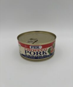 Alternative view of pek luksusowa mielonka wieprzowa, chopped pork and pork skin in natural juices.
