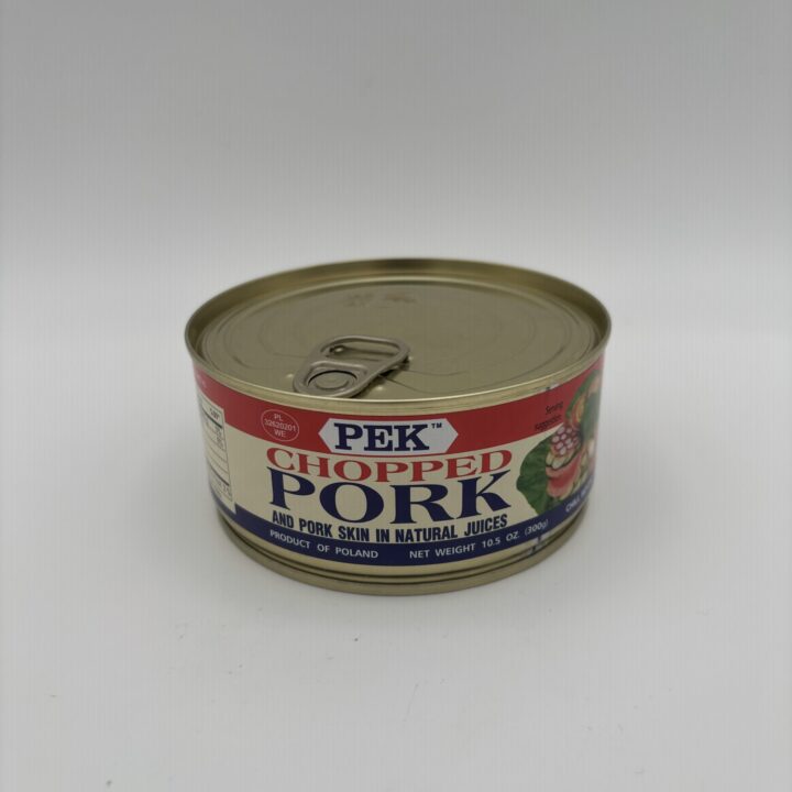 Alternative view of pek luksusowa mielonka wieprzowa, chopped pork and pork skin in natural juices.