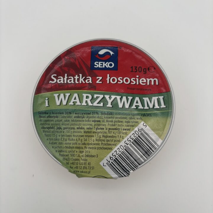 Alternative view of seko salatka z lososiem i warzywami