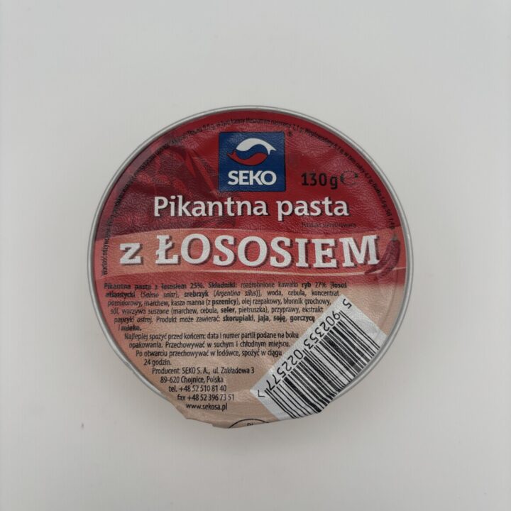 Alternative view of seko pikanta pasta z lososiem